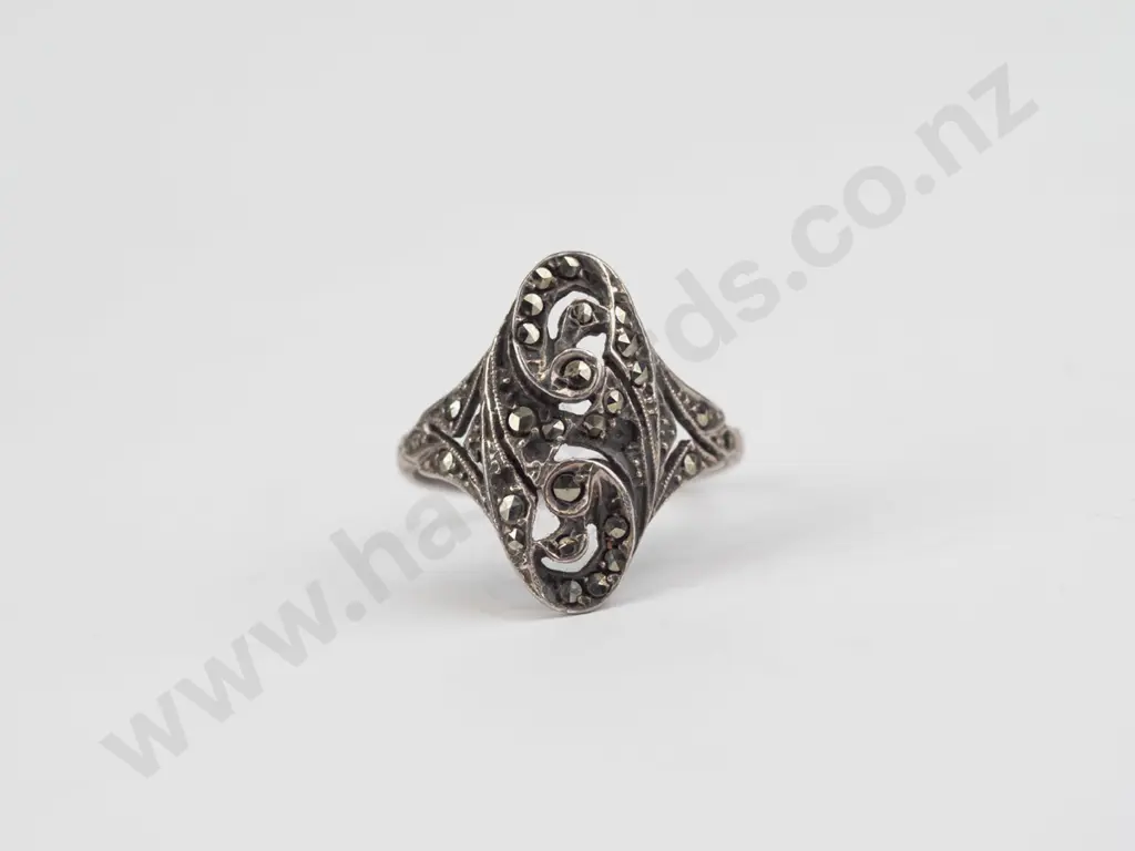 marcasite ring stamped silver size S Image 1++