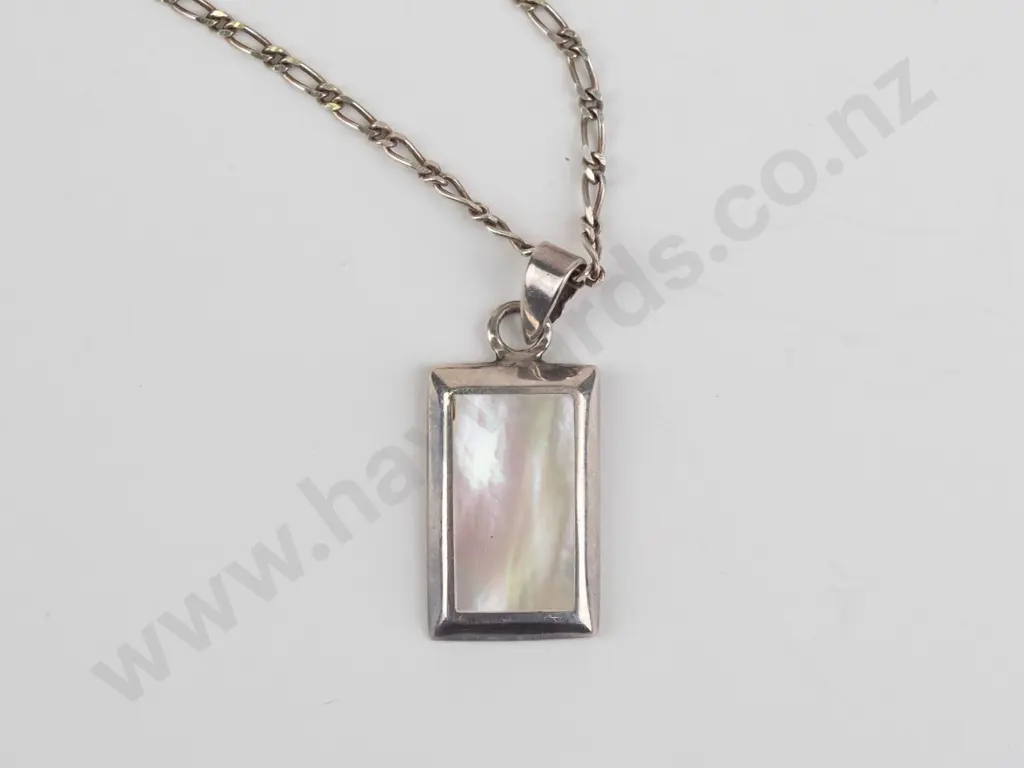 silver mother of pearl necklace stamped 925 Image 1++