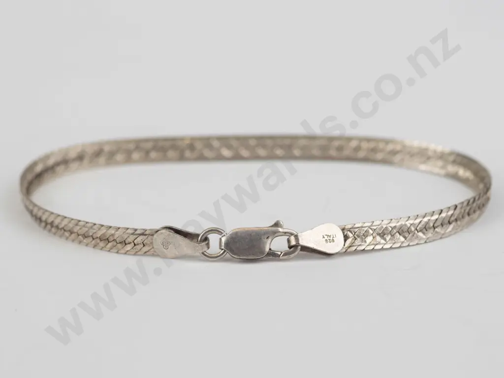 silver herring bone  bracelet 4g stamped 925 Italy Image 1++