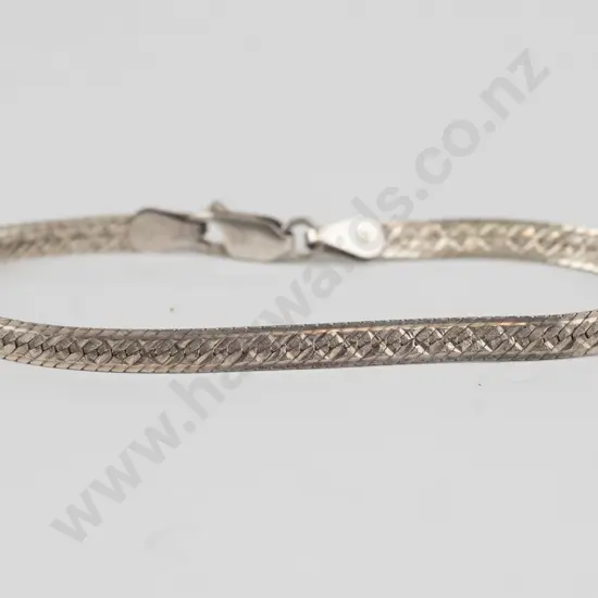 silver herring bone  bracelet 4g stamped 925 Italy