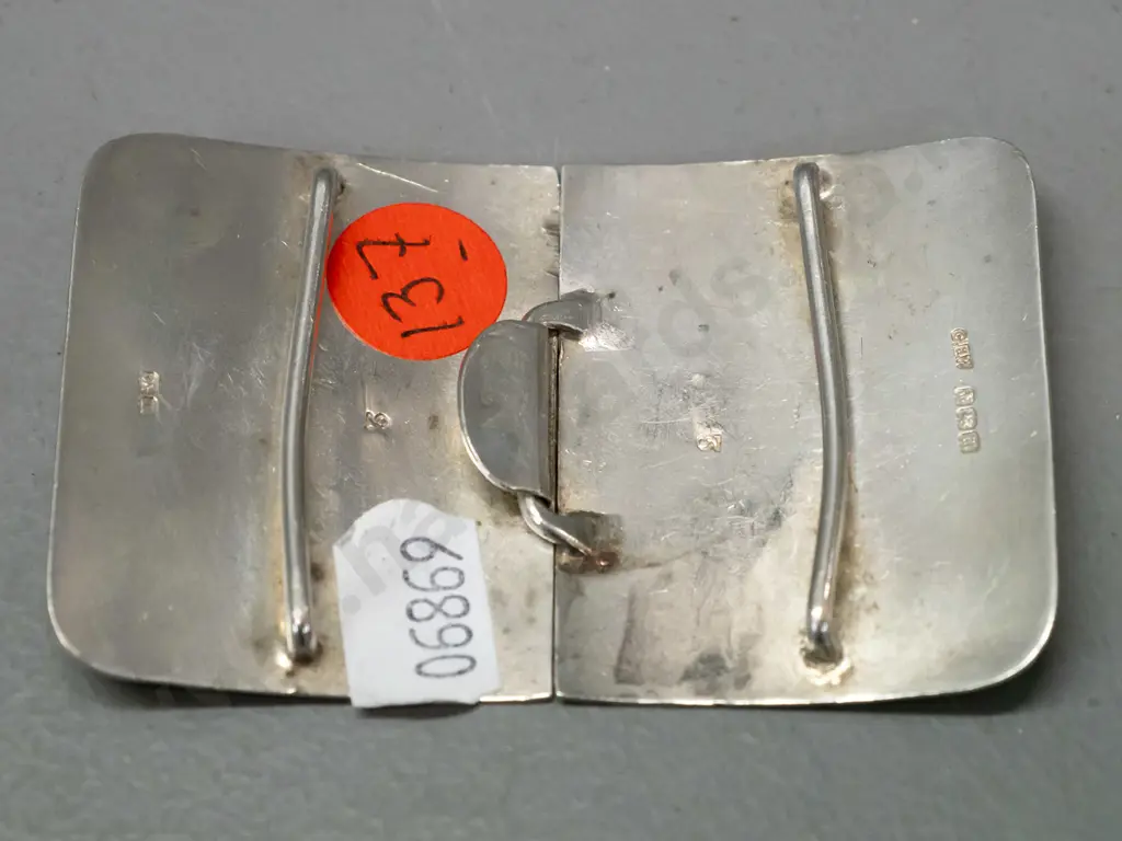 vintage small hallmarked sterling silver belt buckle - some scratching, one side a little bent - H-45 W-75 (28gm) Image 1++