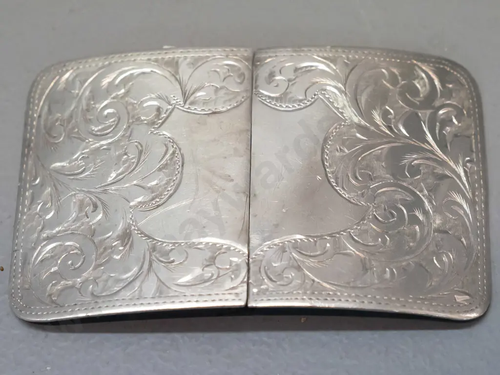vintage small hallmarked sterling silver belt buckle - some scratching, one side a little bent - H-45 W-75 (28gm) Image 1++