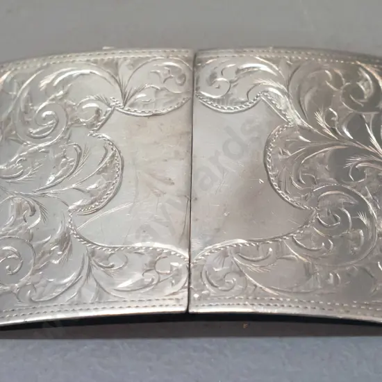 vintage small hallmarked sterling silver belt buckle - some scratching, one side a little bent - H-45 W-75 (28gm)