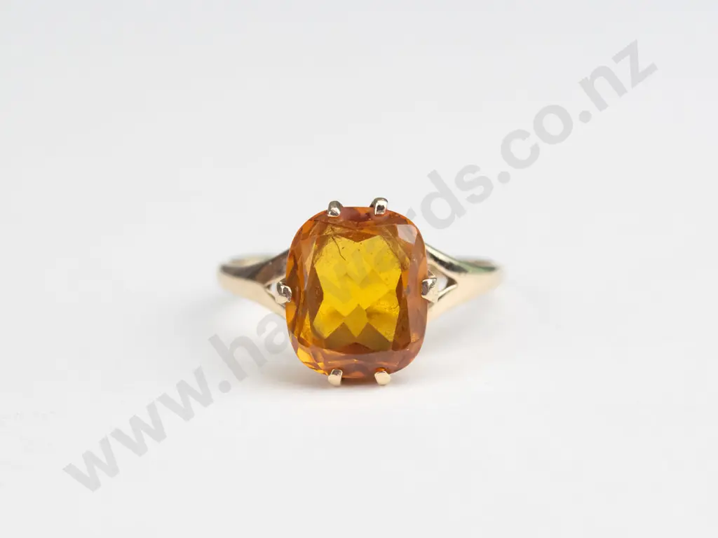 9ct ring with synthetic stone (corundum) 3.4gms Size S Image 1++