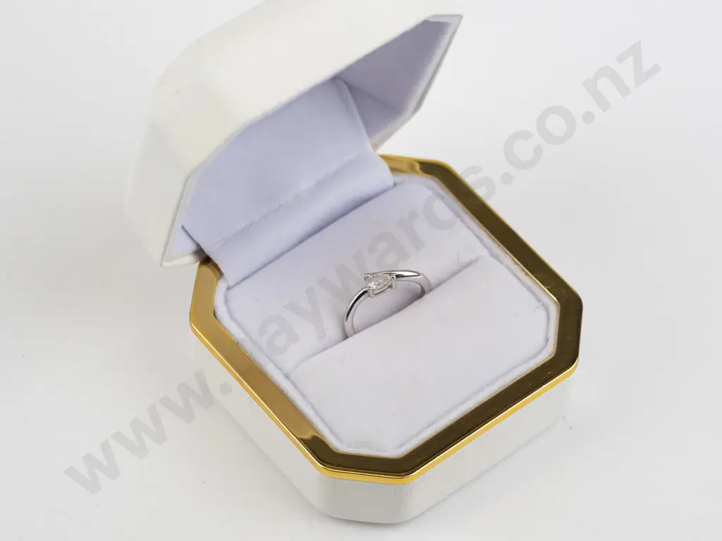 9ct lab-created diamond .20ct size H with valuation Image 1++