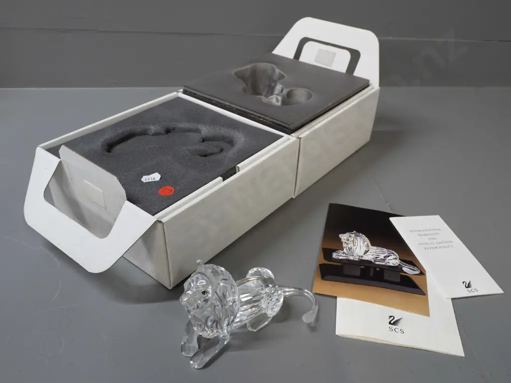 Swarovski crystal 1995 'Inspiration Africa' series lion figure with original box - H-70 L-130 Image 1++