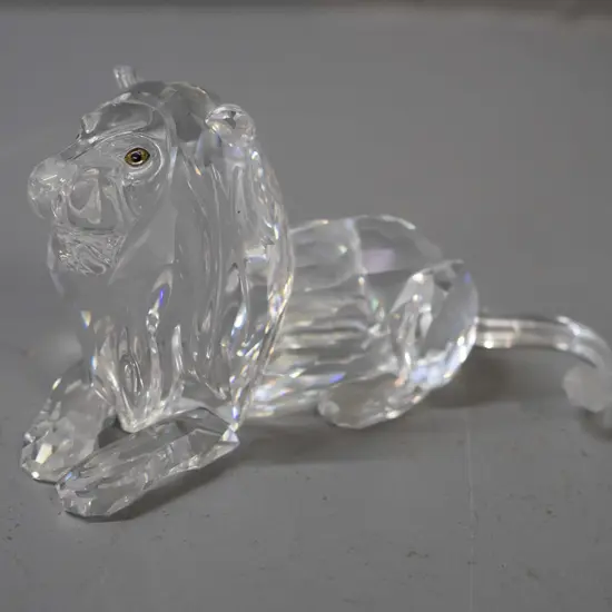 Swarovski crystal 1995 'Inspiration Africa' series lion figure with original box - H-70 L-130