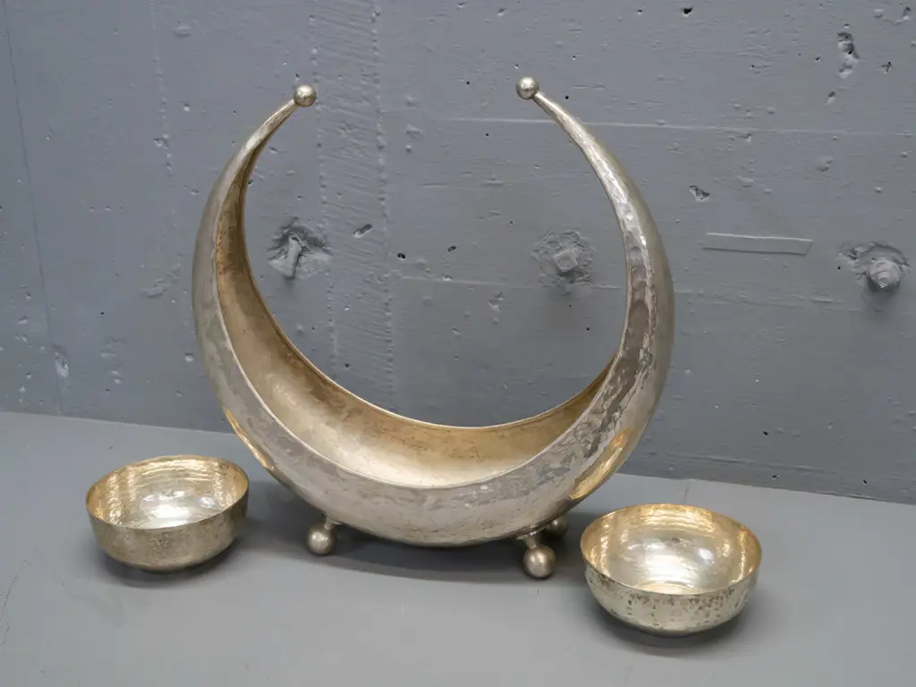 hand beaten silver plated crescent moon shaped grape bunch holder or vase on ball feet H-370 W-360 with 2 small dishes Image 1++