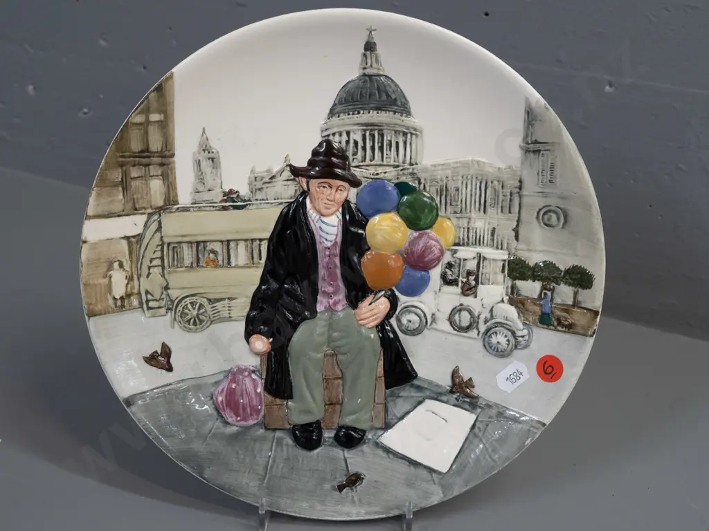 Royal Doulton "Balloon Man" relief-moulded cabinet plate - 1980 re-issue of 1940 design - small fleck to glaze on leg Image 1++