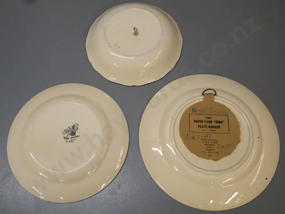 3x Royal Doulton items: Gaffers plate, Fireside plate & Fireside bowl. Largest plate: D-245 Image 1++