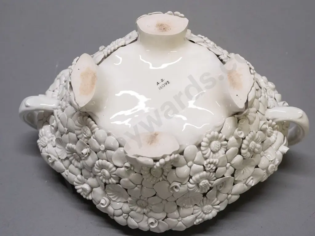 Italian porcelain lidded tureen with tray and small swan vase, marked A.Z. (Antonio Zen) Nove on base, encrusted in fine Image 1++