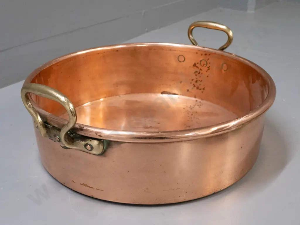very large vintage heavy copper jam pan with brass handles, no maker's marks - some discolouration inside H-200 D-480 Image 1++