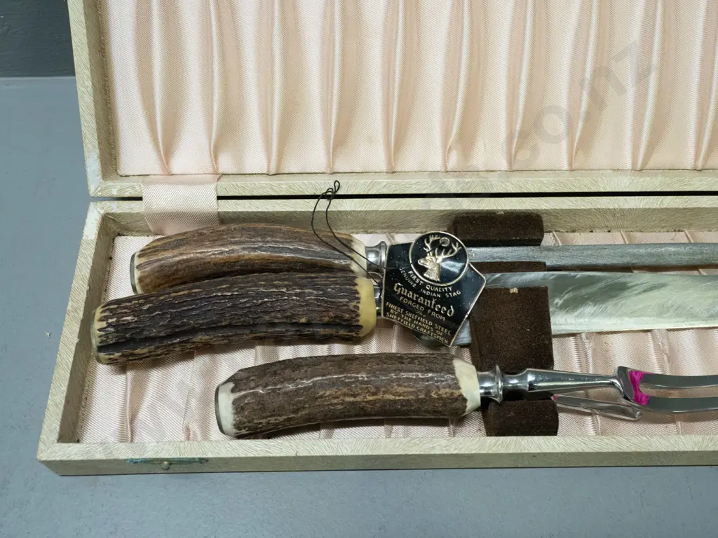 2 cased Sheffield plated cutlery sets - antler handled carving set and set of 6 teaspoons with sugar tongs - wear and Image 1++