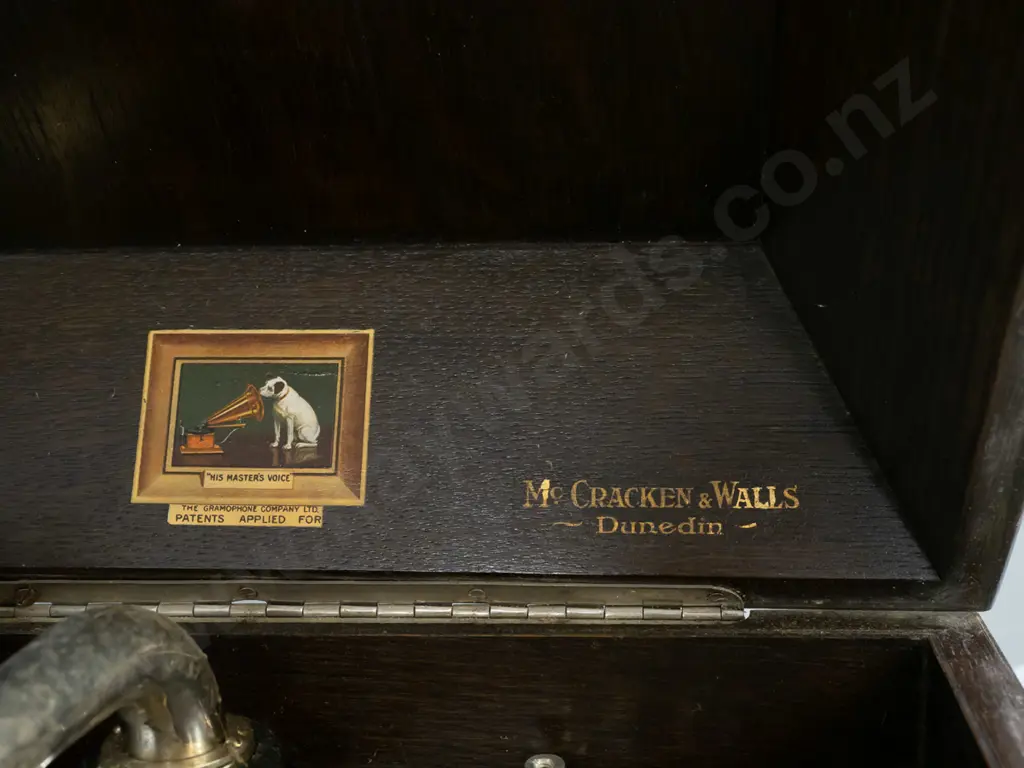 vintage restorer's oak-cased wind-up HMV gramophone Model 109 - McCracken and Walls Dunedin transfer in lid - motor Image 1++