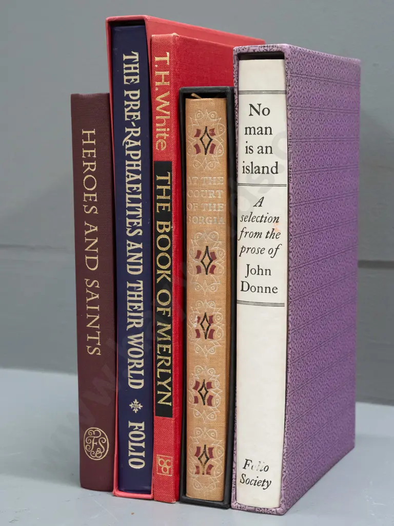 5 Folio Society books, 3 with slip-cases: The Pre-Raphaelites, poetry of John Donne, Book of Merlyn, At the Court of Image 1++