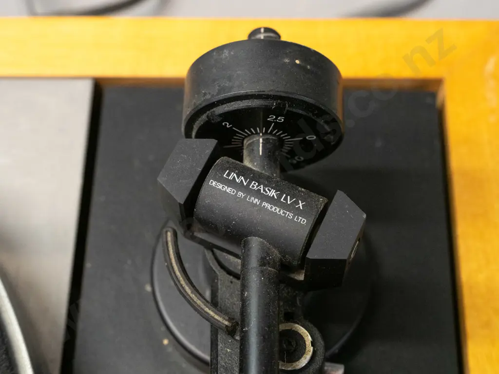 Linn Sondek LP-12 turntable with Linn Adikt cartridge - motor going, audio untested Image 1++