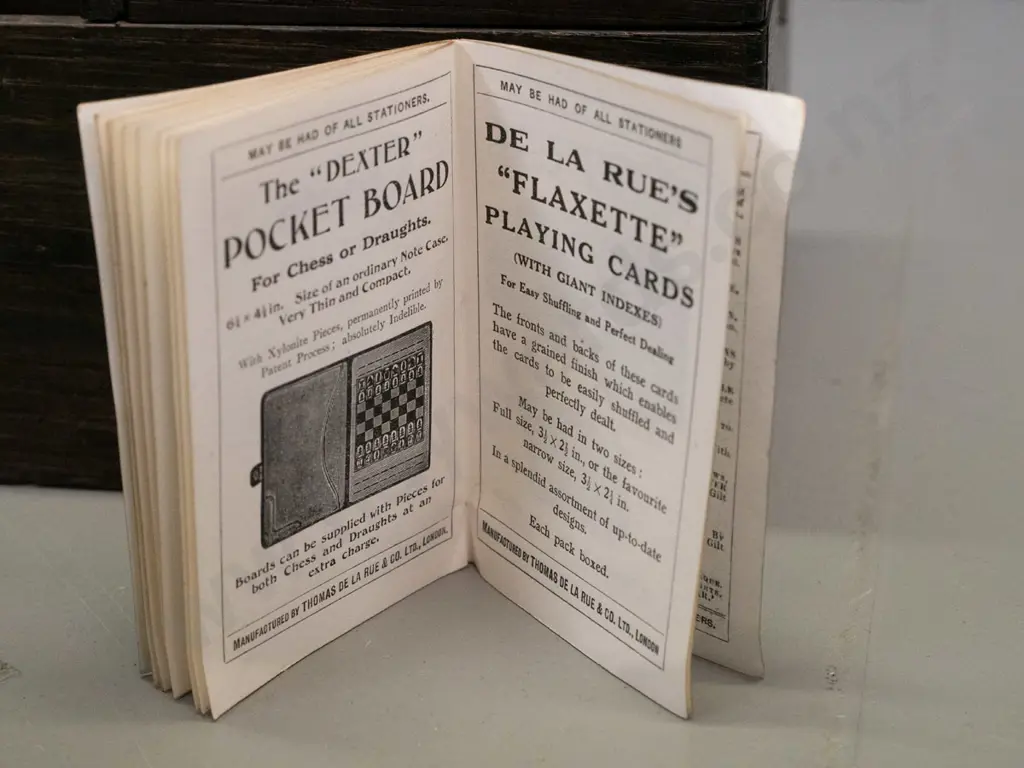 vintage oak box with lift-out inner box, containing vintage bone and ebony domino set and assorted round colour markers, Image 1++