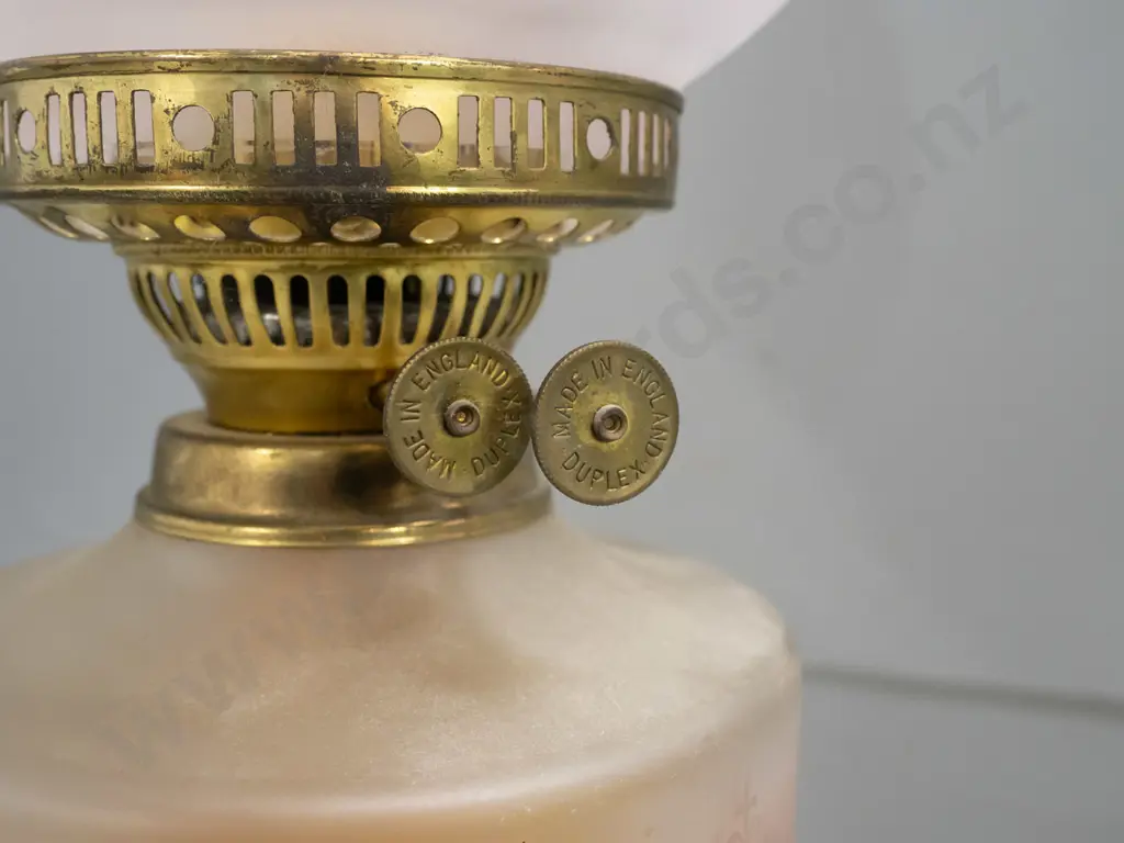 vintage kerosene lamp with etched glass tank and shade - knob marked Duplex - Made in England - wick adjusters stiff, Image 1++