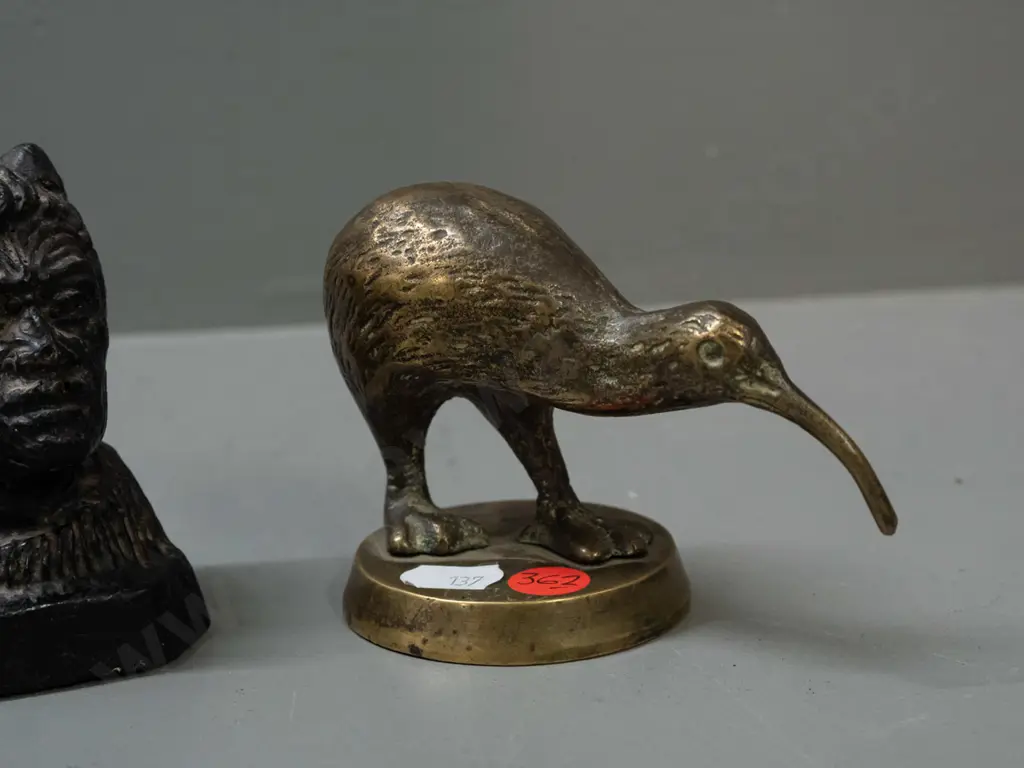 2 retro Maori chief wax candles and a brass kiwi figure H-80 L-110 - kiwi's beak is curved Image 1++
