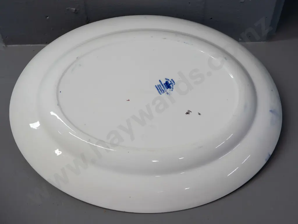 nouveau style Wedgwood blue and white ashett with gilded rim - some wear to gilt, crazing in centre  L-400 Image 1++