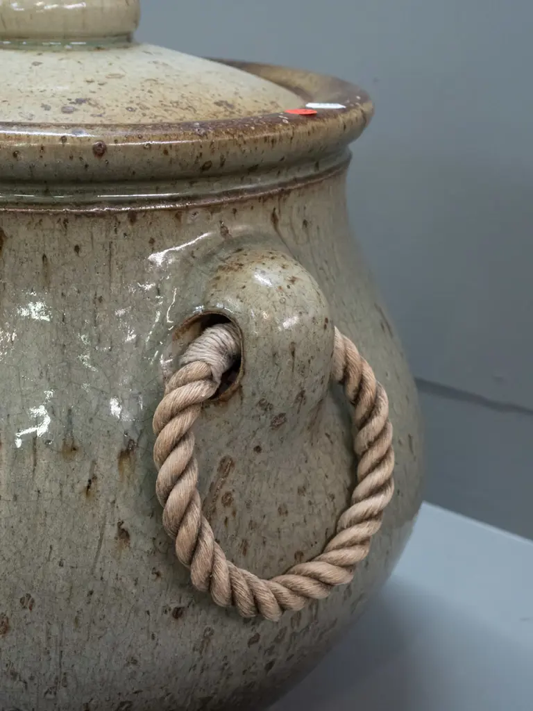 Lawrence Ewing New Zealand studio pottery very large lidded pot with rope handles H-400 D-400 Image 1++
