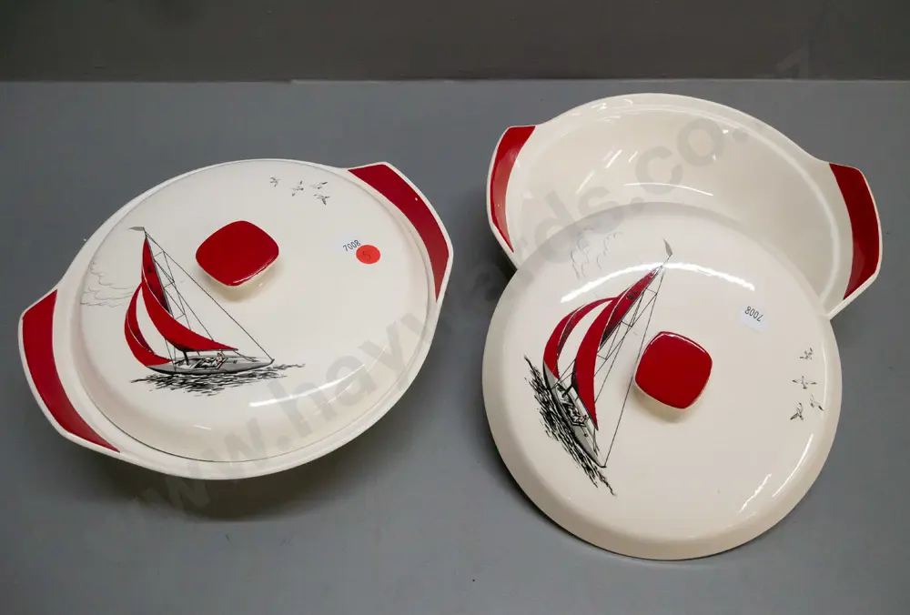 2x Palissy Red Regatta covered dishes H-110 D-240 Image 1++