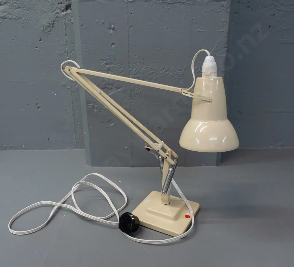 vintage Herbert Terry & Sons Redditch anglepoise work / desk lamp - some paint loss and crazing on shade, stretched Image 1++