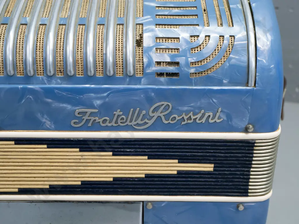 vintage Fratelli Rossini accordion - 80 bass size, plays well, switches a bit stiff, some corrosion to metal, wear to Image 1++