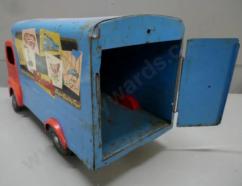 Tri-Ang delivery truck H-250 L-470 [missing one back door; some corrosion, pitting, rust, Image 1++