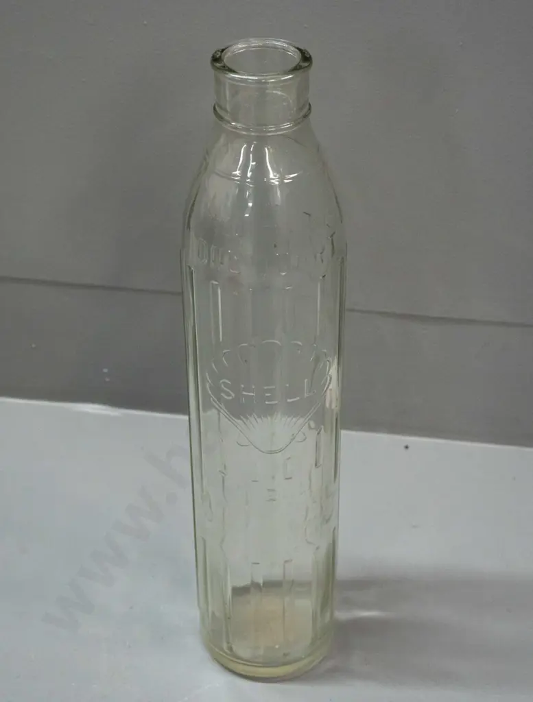 clear glass Shell New Zealand quart oil bottle H-365 Image 1++