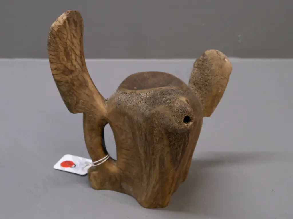 carved bone tobacco pipe, Masia tribe, Kenya H-175 Image 1++