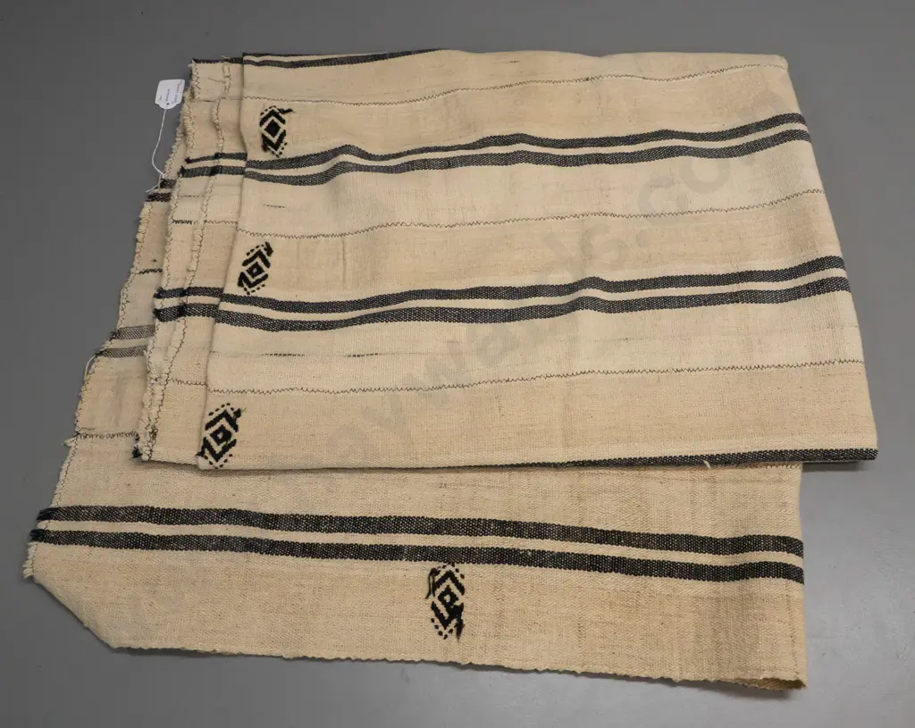 large flat-weave (cotton?) blanket - Kenema / Sierra Leone L-2200 W-1500 Image 1++