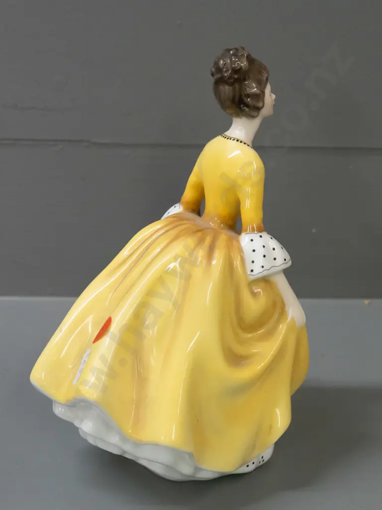 Royal Doulton "Coralie" figurine H-190 Image 1++