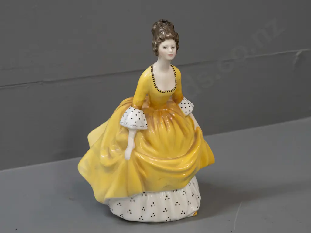 Royal Doulton "Coralie" figurine H-190 Image 1++
