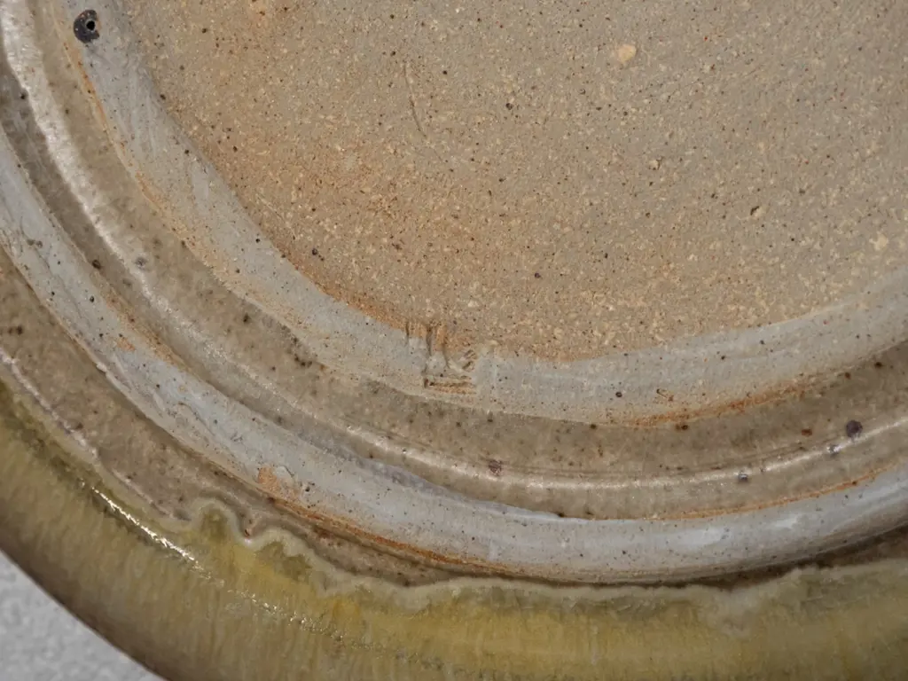 5 New Zealand studio pottery plates - 4 are unmarked Tenmoku glaze, one with unknown (LC?) maker's mark D-250 Image 1++