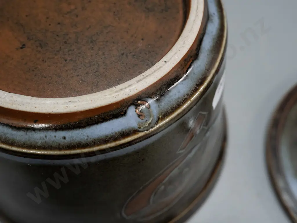 4 pieces of New Zealand studio pottery - 3 lidded containers, one with spoon cutout, and an oil bottle H-170, Image 1++
