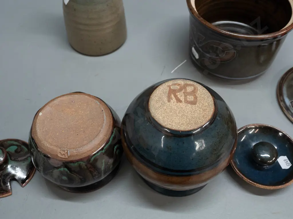 4 pieces of New Zealand studio pottery - 3 lidded containers, one with spoon cutout, and an oil bottle H-170, Image 1++