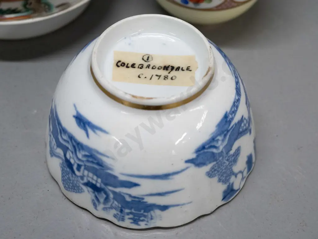 5 pieces vintage china - Coalbrookdale fluted bowl with hand written 1780 label, signed Royal Crown Derby pin dish, Image 1++