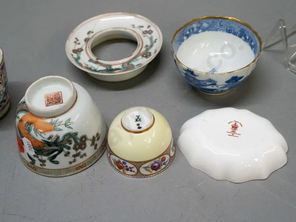 5 pieces vintage china - Coalbrookdale fluted bowl with hand written 1780 label, signed Royal Crown Derby pin dish, Image 1++