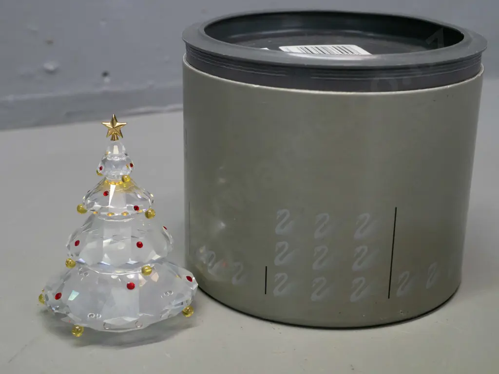 Swarovski crystal Christmas tree with red and gold decoration H-85,  in original box. Image 1++
