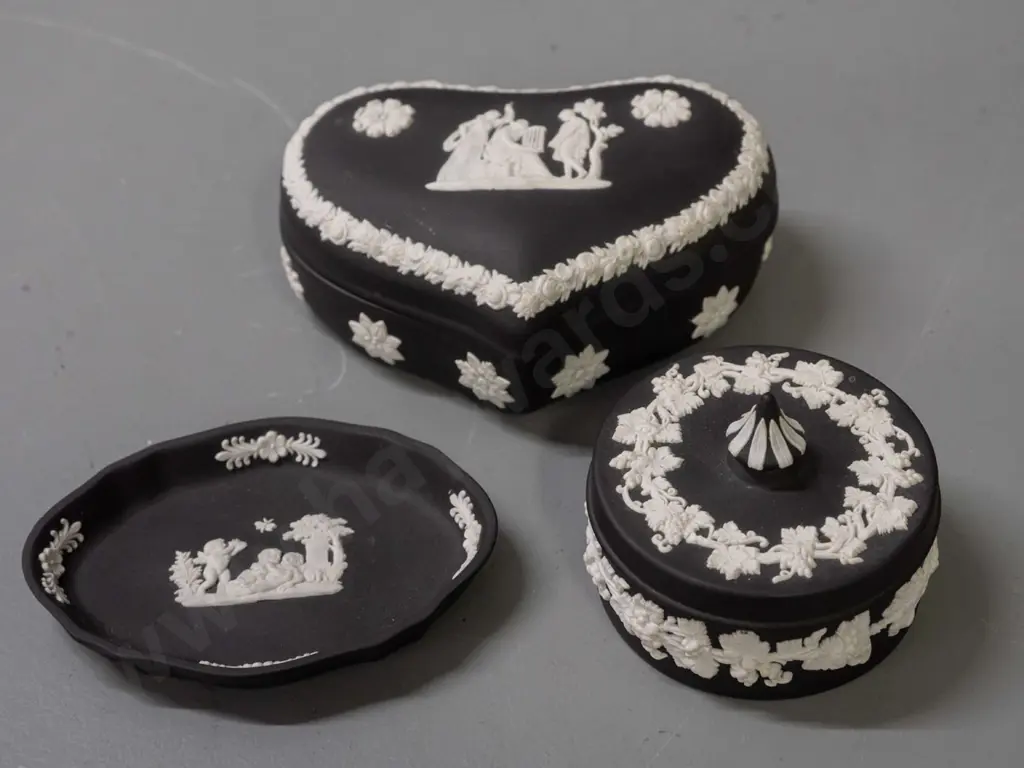 Wedgwood Jasperware black and white items - 2 lidded canisters and a pin dish - larger canister H-55 L-130 Image 1++