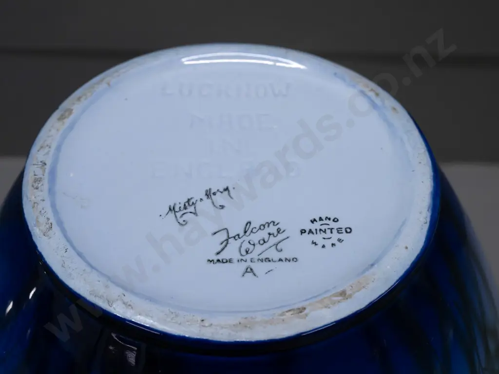 large hand painted Lucknow / Falcon Ware cover pot with "Misty Morn" flying mallard duck pattern & grotesque style dog Image 1++