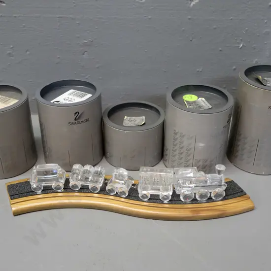 Swarovski crystal train set of 5 pieces with original boxes and display track - locomotive H-40, track is L-270