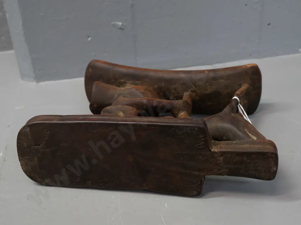 carved hardwood head rest, Luca tribe, DRC (Congo) - has had repair in top H-190 W-230 Image 1++