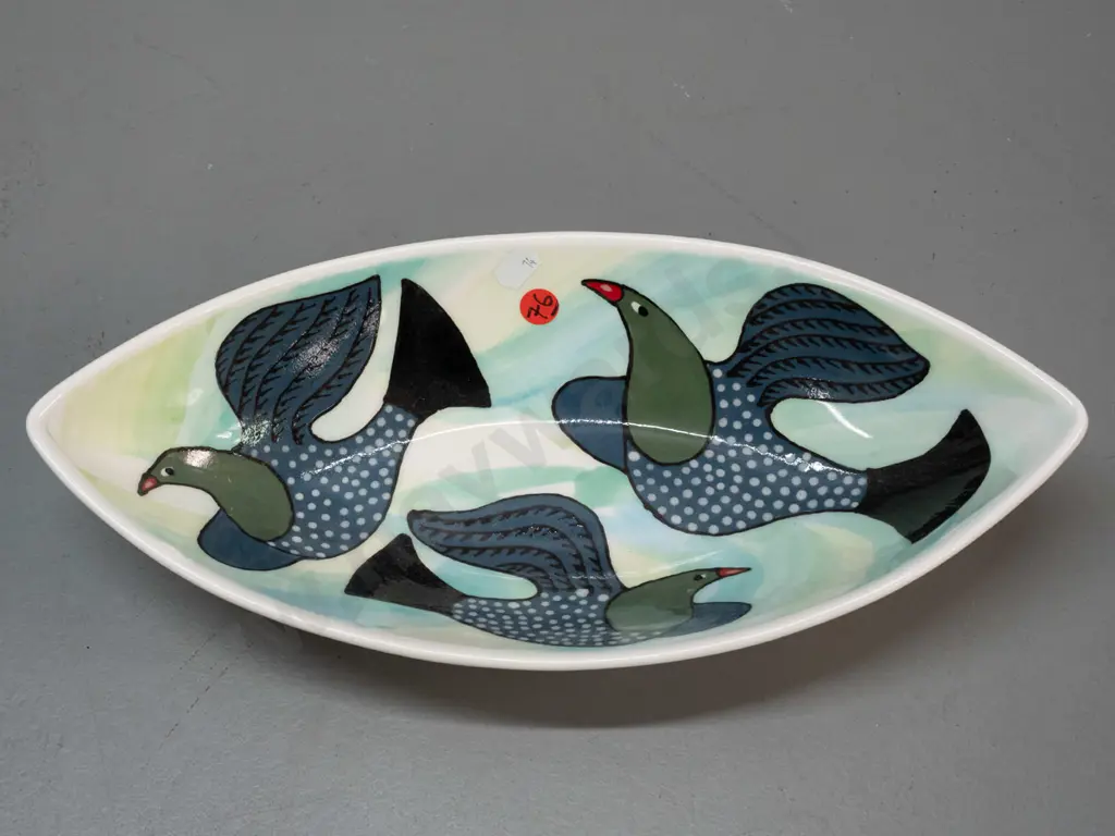 Toni Walker Port Chalmers studio pottery elongated leaf-shaped dish with kereru motifs H-75 L-350 Image 1++
