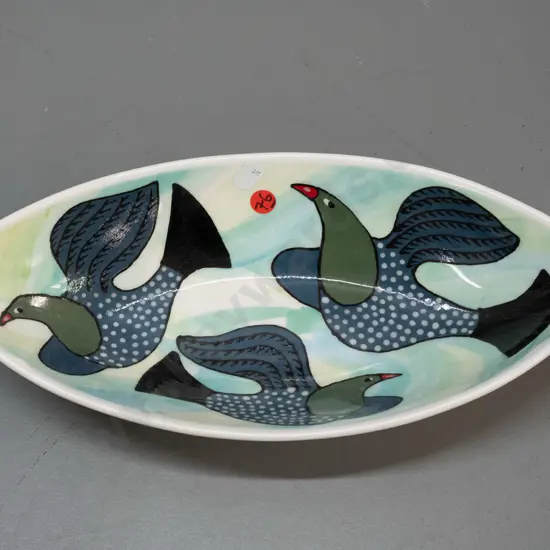 Toni Walker Port Chalmers studio pottery elongated leaf-shaped dish with kereru motifs H-75 L-350