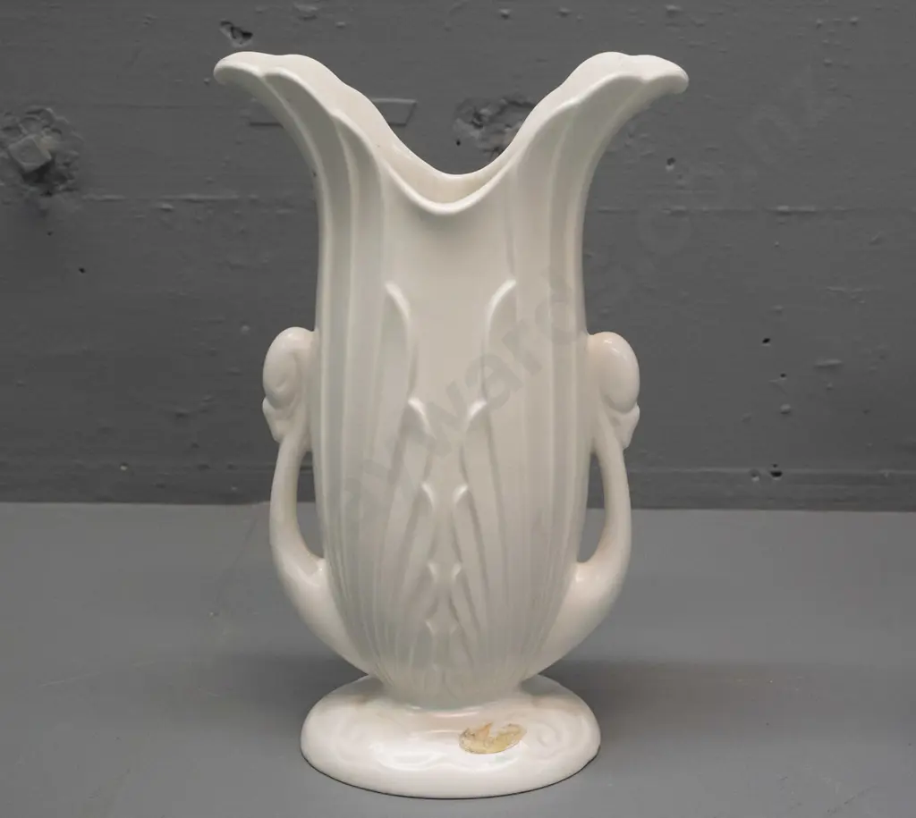 Beswick deco style double swan vase - pattern mark 1185 on base - some staining inside H-270 W-170 at top Image 1++