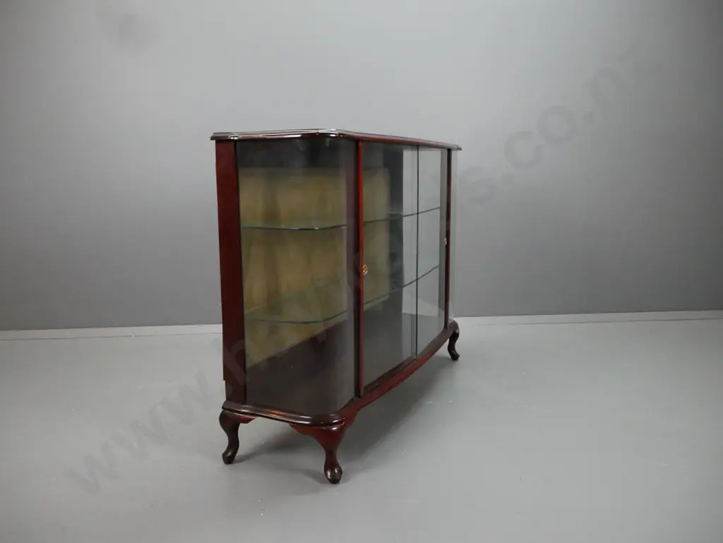 mid-century mahogany cab-leg display cabinet with bowed glass ends, 2 glass sliding doors and 2 fixed glass shelves, Image 1++