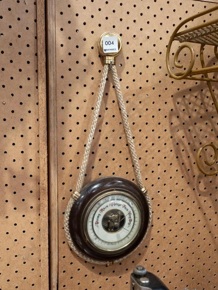 wall barometer Image 1++