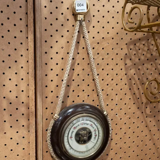 wall barometer